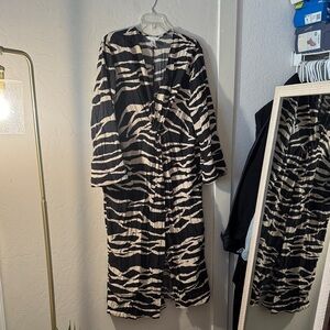 H&M Black and White Zebra Print Midi Dress